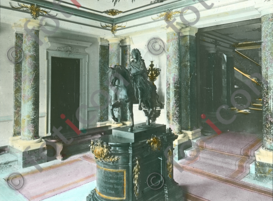 Reiterstandbild Louis XIV. | Equestrian statue of Louis XIV. - Foto foticon-simon-105-007.jpg | foticon.de - Bilddatenbank für Motive aus Geschichte und Kultur